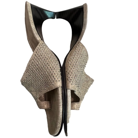 Donald J Pliner Mule Heels Peace Sign Studded Beige Size 9.5 - Picture 5 of 13